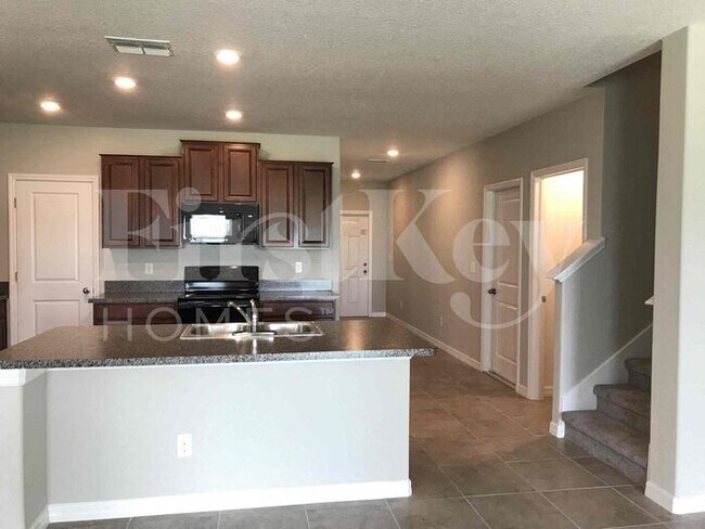 Building Photo - 9652 Sage Creek Dr