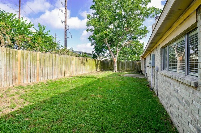 Building Photo - 1246 Summer Park Ln
