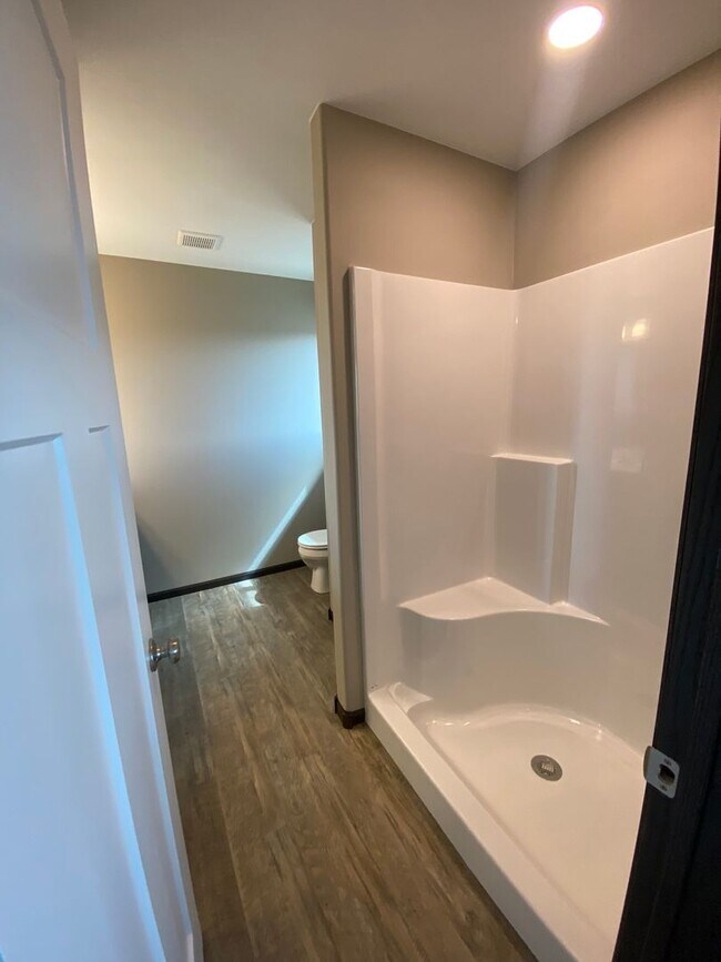 Building Photo - 4 BED | 3 BATH | DOUBLE GARAGE | RAPID VALLEY