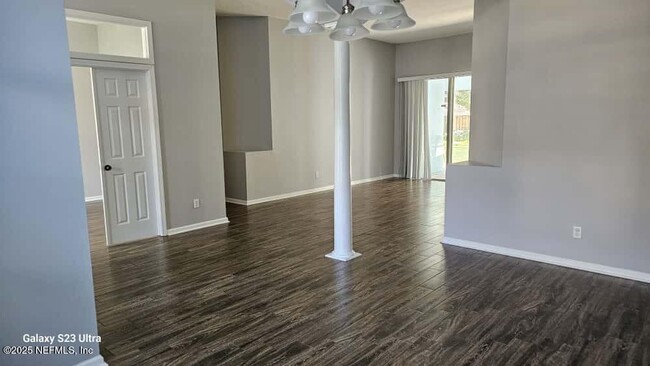 Building Photo - 709 Muskogee Ln