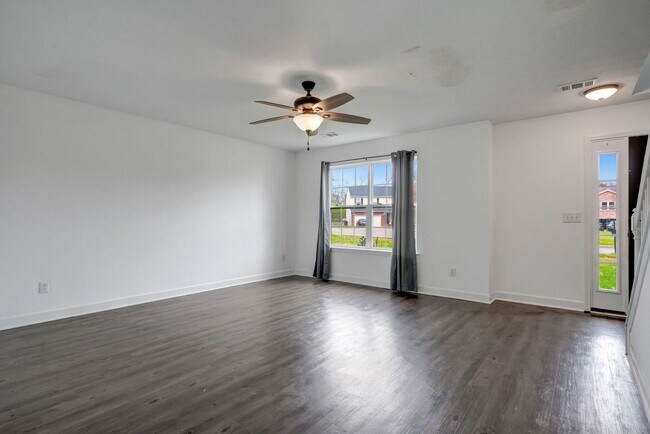 Building Photo - Timber Trail Drive Rental