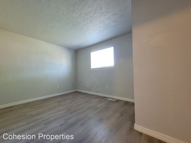 Building Photo - 4 br, 2 bath House - 10177 W Canterbury Dr