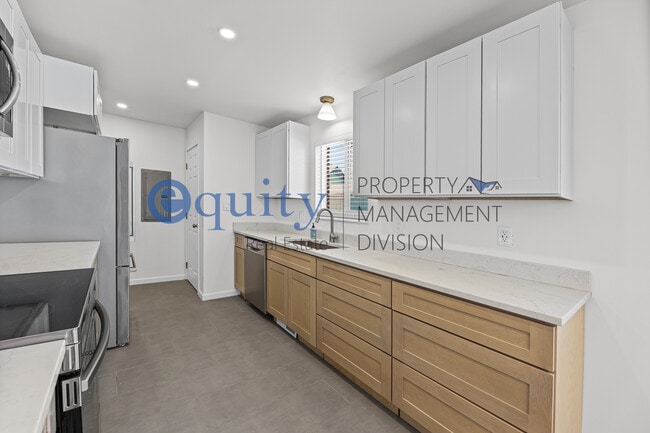 Building Photo - 8894 S 540 E