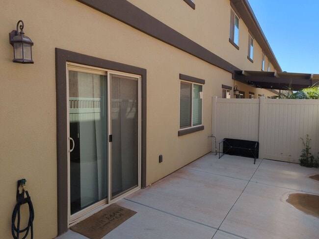 Building Photo - Charming 3-Bedroom Home Near Parks, Pool &...
