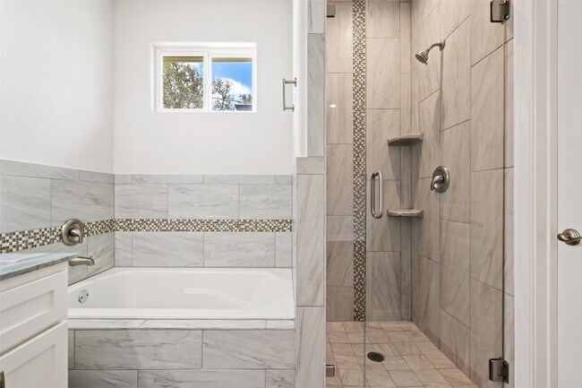 Building Photo - 129 Diamond Head Dr