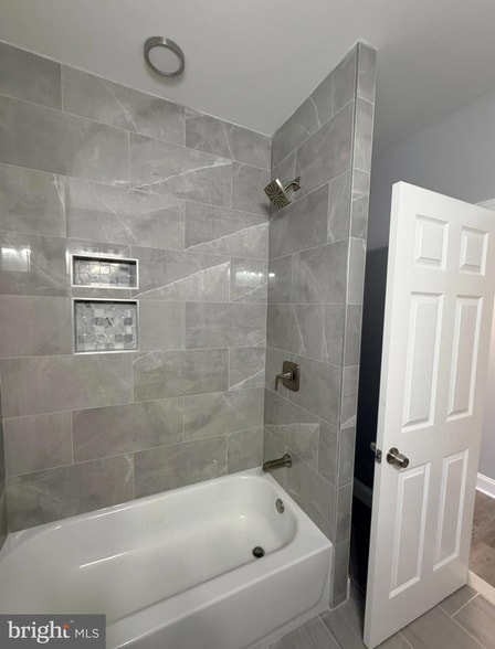 Building Photo - 3841 N Sydenham St