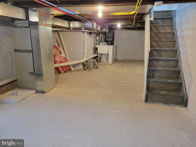 Building Photo - 1514 S 27th St