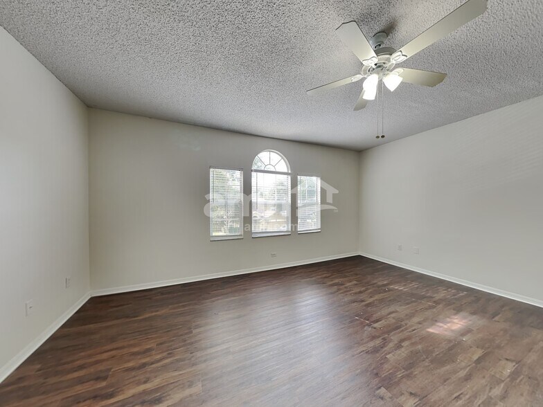 Building Photo - 716 Grand Canyon Dr