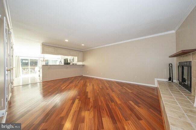 Building Photo - 344 Brigade Ct