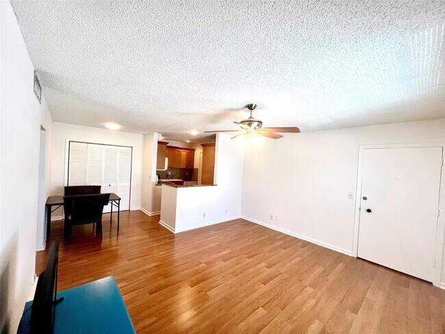 Building Photo - 6600 NE 22nd Way