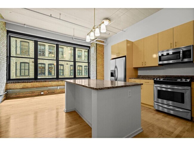 Building Photo - 290 Market St