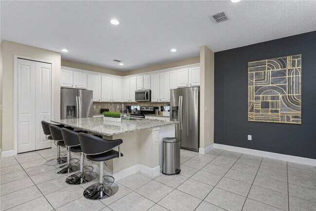 Building Photo - 2679 Calistoga Ave