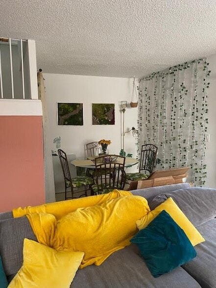 Building Photo - 10315 NW 33rd St