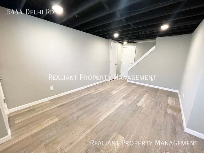 Building Photo - 5444 Delhi Rd