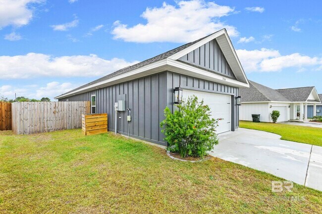 Building Photo - 13164 Shoshoney Cir