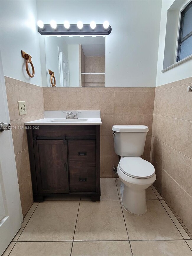 Building Photo - 3425 SW 89th Ave