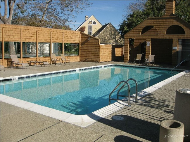 Building Photo - 606 Bridgeport Ln