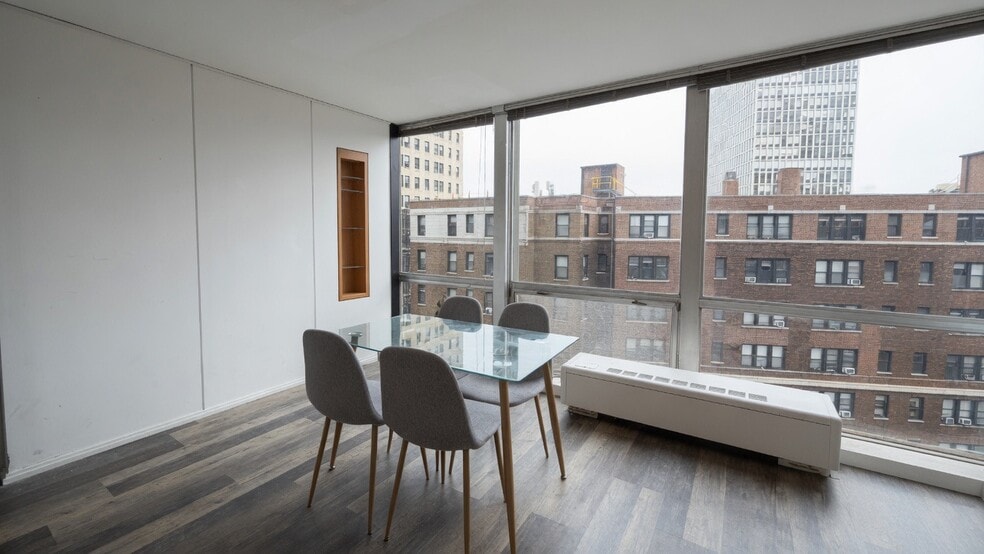Building Photo - 2400 N Lakeview Ave