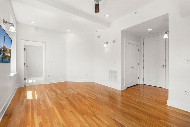 Building Photo - 531 S Gay St