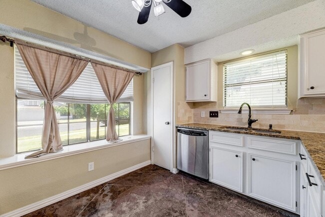 Building Photo - 12904 Quinn Trail