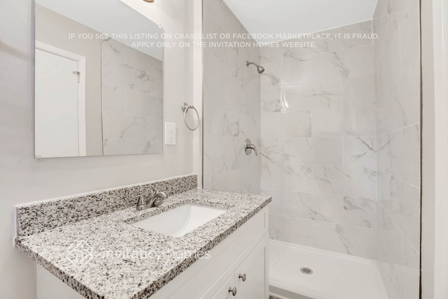 Building Photo - 2833 Altaview Dr SE