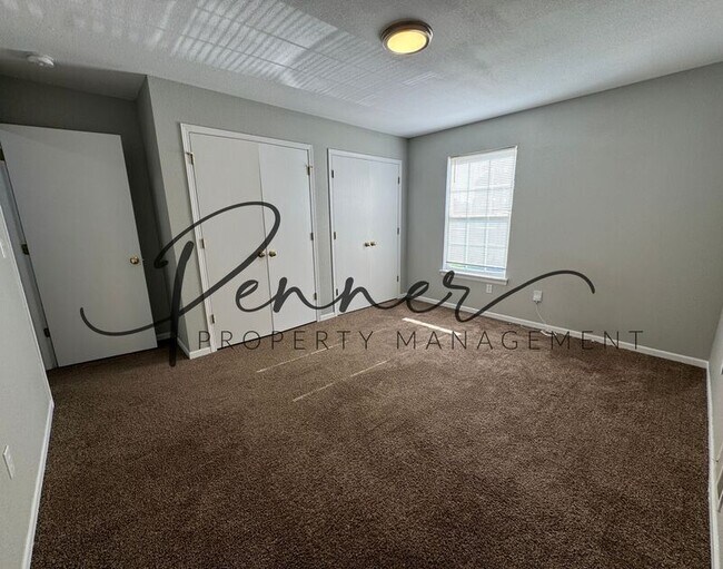 Building Photo - 1401 SE Henley Ct