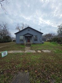 Building Photo - 217 W 7th St