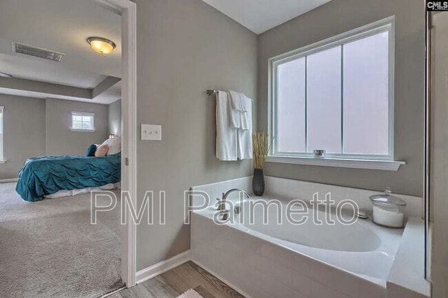 Building Photo - 326 Lanyard Ln