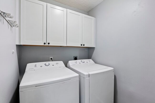 Building Photo - 21803 Whispering Forest Dr