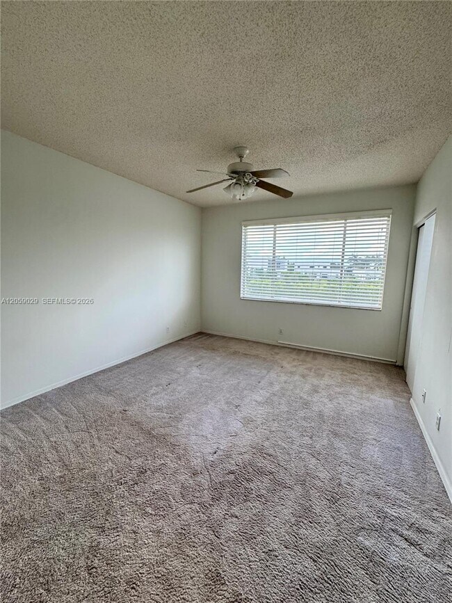 Building Photo - 16743 Hemingway Dr