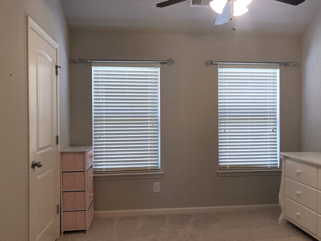 Building Photo - 417 Ripsaw Ct