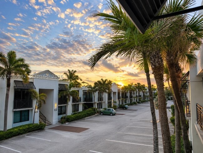Building Photo - 1680 S Ocean Dr