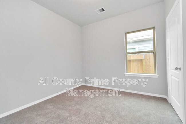 Building Photo - 25746 Hickory Pecan Trl