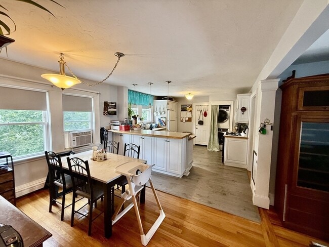 Building Photo - 55 Storrs Ave