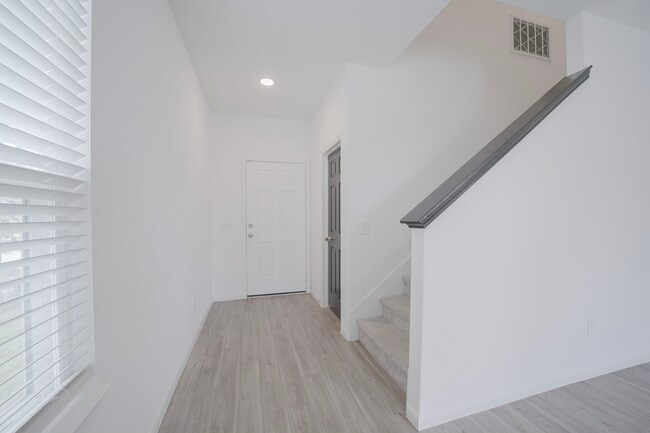 Building Photo - 10622 Cashew Run Ln