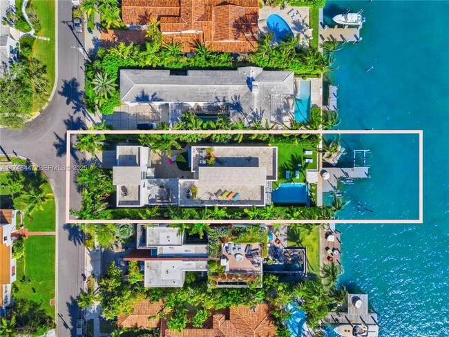 Building Photo - 227 E Dilido Dr