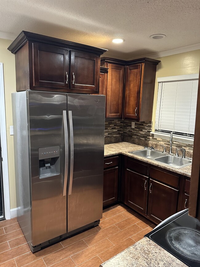 Building Photo - 2869 Knightway Cove