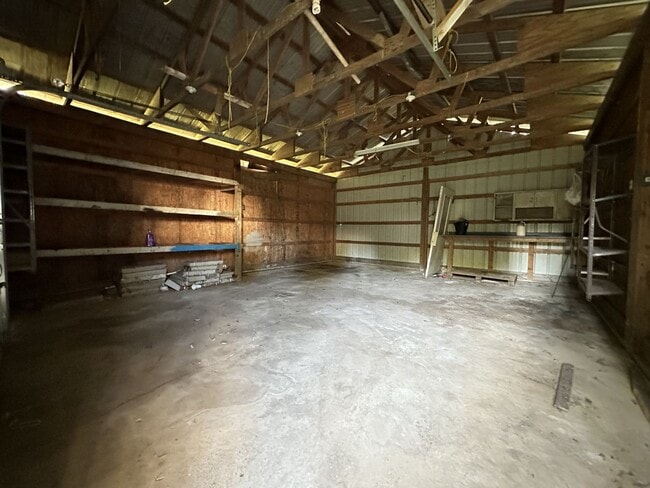 Building Photo - 496 Louisiana Ave. Clarksville, TN 37042