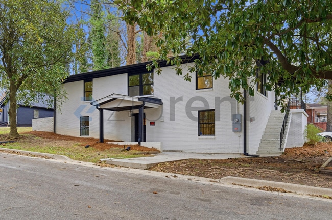 Building Photo - 175 Holly Rd NW