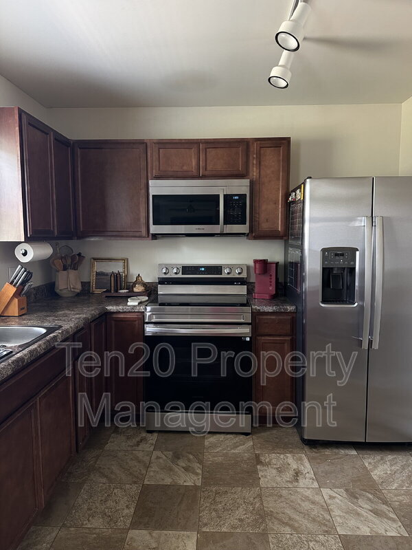 Building Photo - 753 Compass Trl