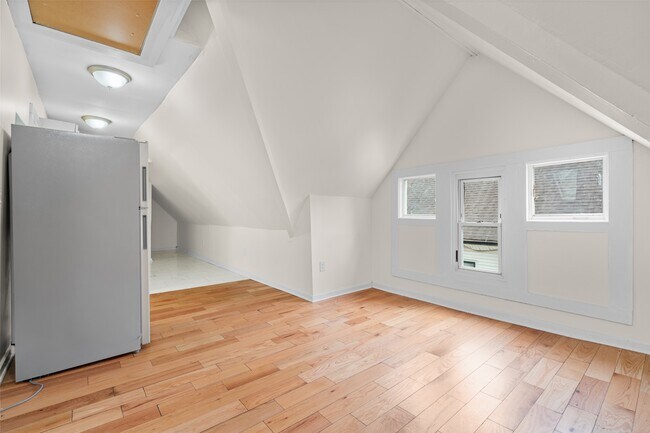 Building Photo - 693 Dixwell Ave