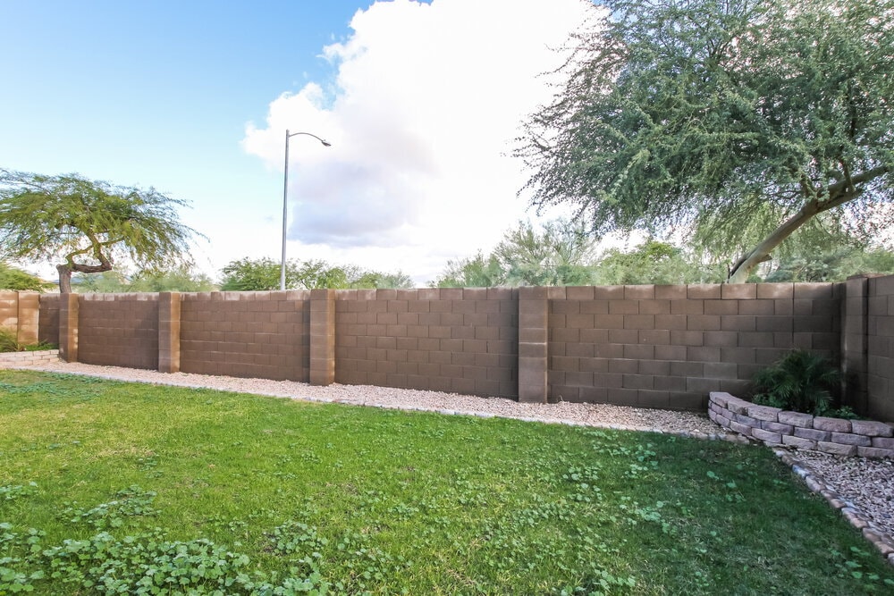 Building Photo - 9561 N 85th Dr