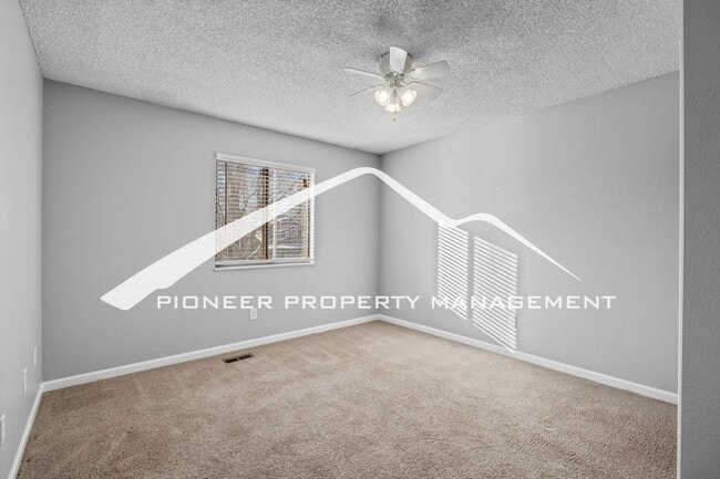 Building Photo - Spacious Split-Level Home in D20 with Mountain Views, 2 Car Garage, Fenced Yard and AC!