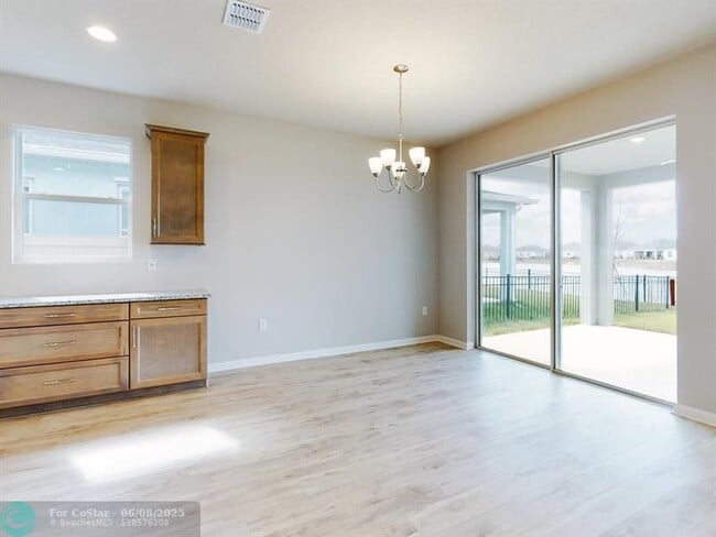 Building Photo - 1724 Middlebury Drive