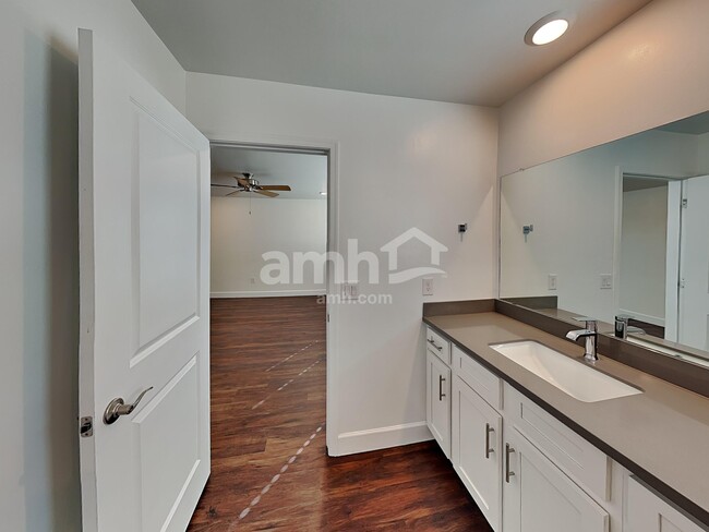 Building Photo - 7500 S Via Bombachas