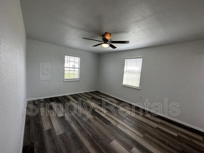 Building Photo - 1979 FM2649