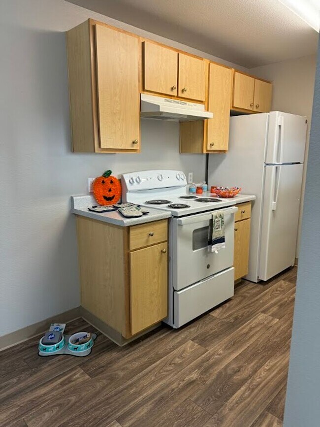 Building Photo - Life Just Got Better Come See For Yourself...