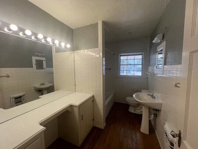 Building Photo - 2514 24th St