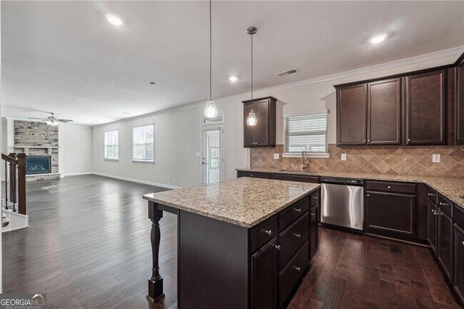 Building Photo - 3373 Shoals Ridge Dr