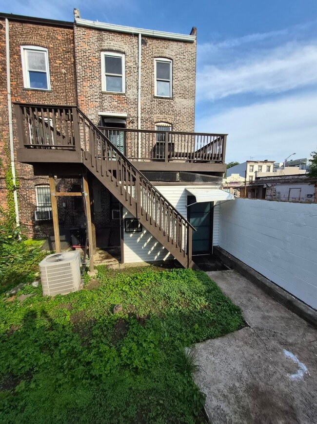 Building Photo - 543 West Side Ave